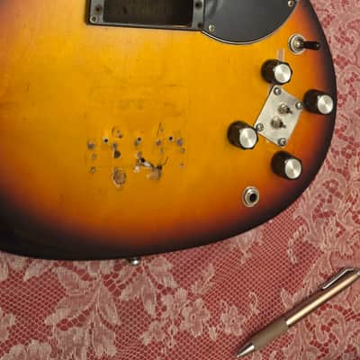 Univox Badazz 1970-74 - Sunburst image 1