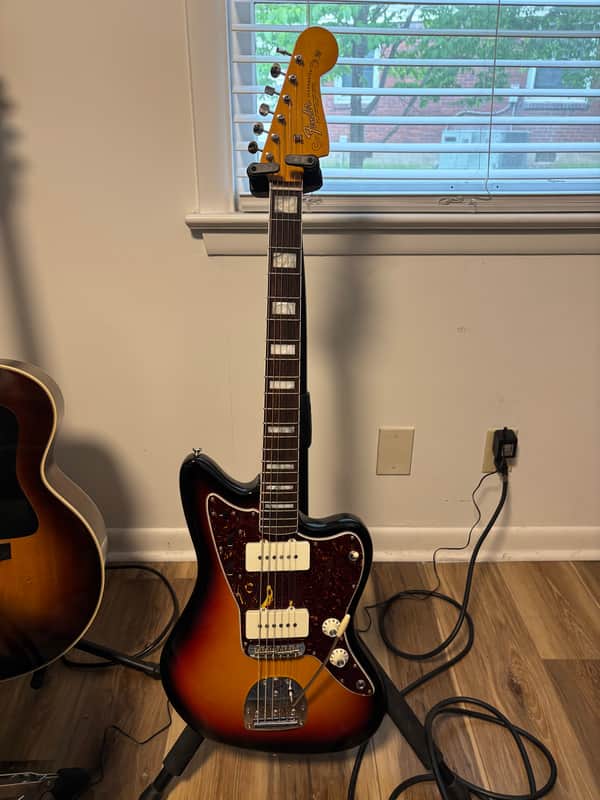 Fender American Vintage II '66 Jazzmaster 2022 - Present - 3-Color Sunburst
