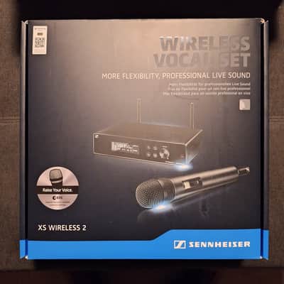Sennheiser XSW 1-835 Wireless Vocal Set with e835 Dynamic Microphone - Band A (548-572 MHz) 2010s - Black