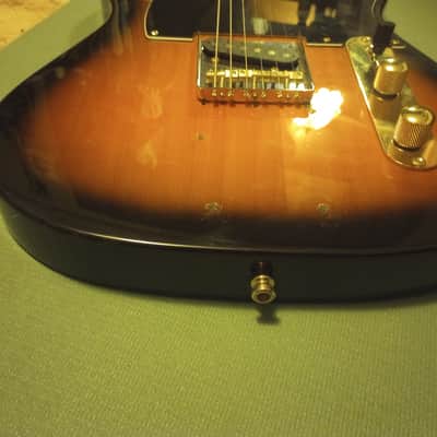 Squier Affinity Telecaster 2011 - Sunburst image 4