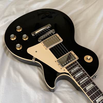 2023 Gibson Les Paul Standard - Ebony - Free Pro Setup image 3