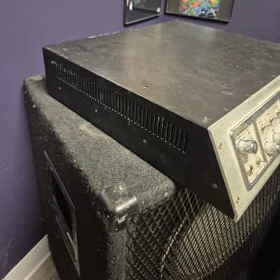 Kustom Groove bass 1200w combo turned head/ killer image 2