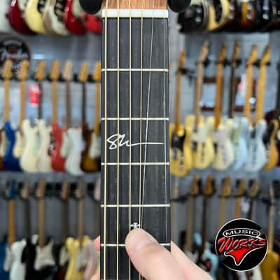 Martin   000 Jr Shawn Mendes image 6