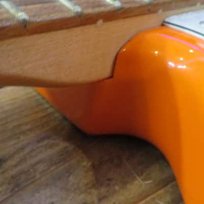 Fender Toronado 2002 Orange And Pearl MIM Near Mint Condition Electric Guitar Rarest Finish image 12