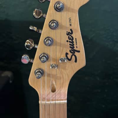 Squier Mini Stratocaster 2011 - 2017 - Arctic White image 4