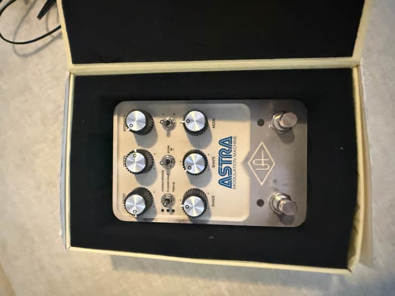 Universal Audio Astra Modulation Machine 2021 - Present - White image 1