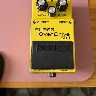 Boss SD-1 Super OverDrive (Silver Label) 1997 - Present - Yellow image 1