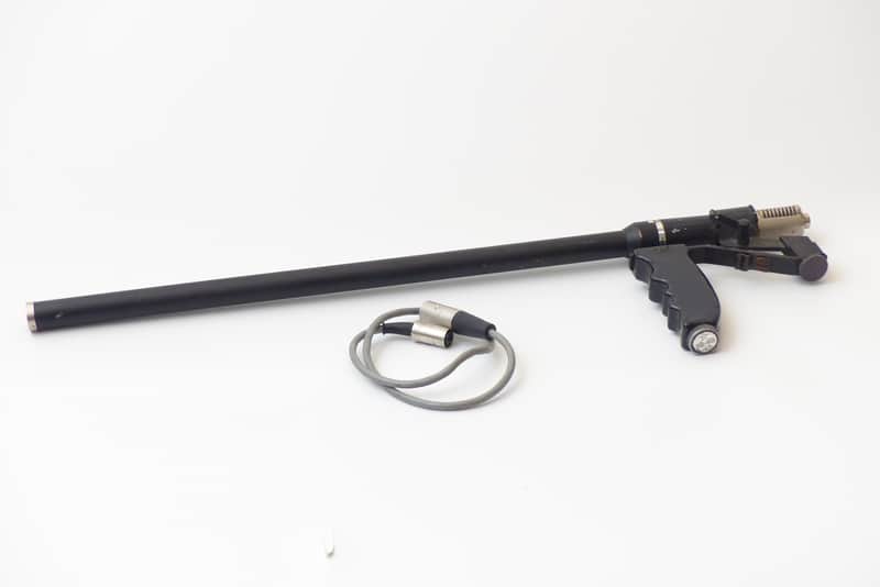 Micro AKG D9000C + SA70 handle + XLR cable image 1