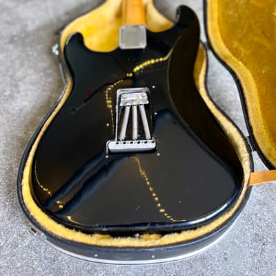 Yamaha ST-360R c 1970's - Black strat style electric guitar