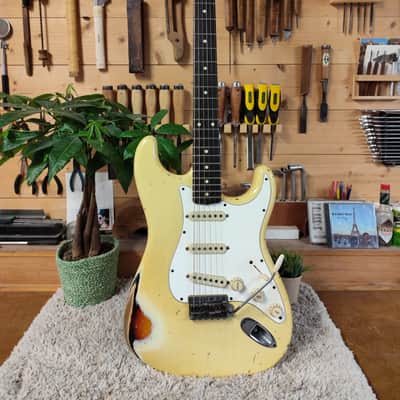 Fender Stratocaster - John Cruz '61 Reissue - Olympic White over Sunburst Hvy Relic - 2017 image 2