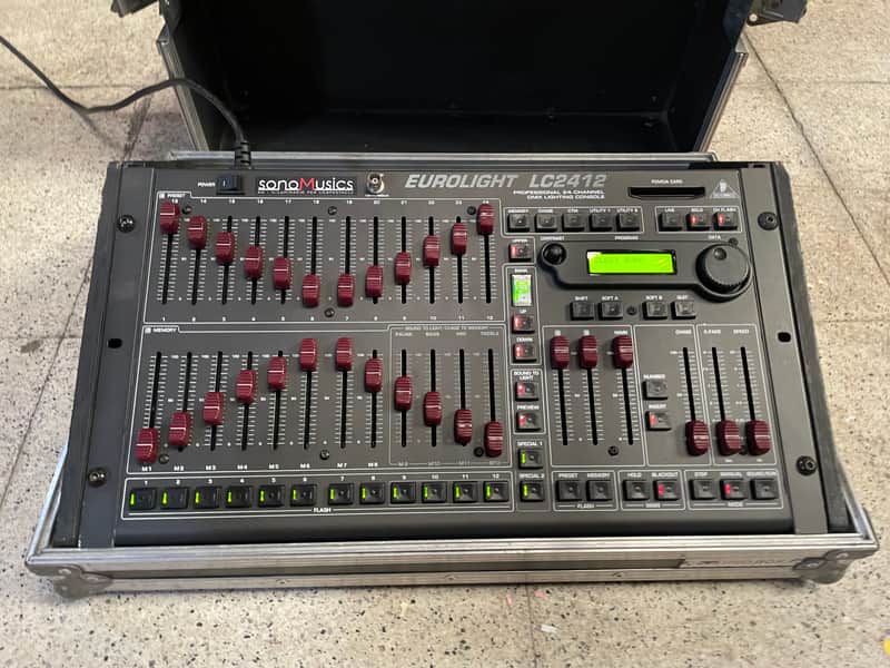 DMX controller Eurolight LC2412 con flightcase image 1