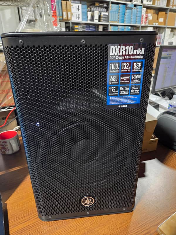 Yamaha DXR10MKII 1100 Watt Powered Speaker - Used image 1