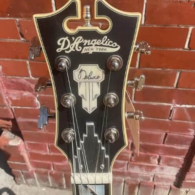 D'Angelico Bedford SH Deluxe Walnut Matte w/case image 2