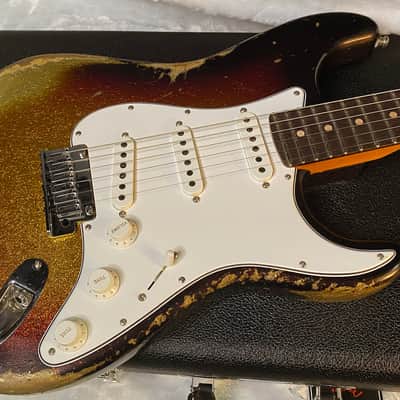 NEW! Fender Custom Shop Custom Deluxe Stratocaster Heavy Relic - Ash Body - 3-Tone Sunburst Sparkle - Matching Peg Head - Authorized Dealer - 7.9 lbs - G05871 image 4