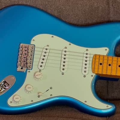 Fender American Professional Classic Stratocaster w/Deluxe Fender Gig Bag, COA, & Case Candy - 2025 Model in Faded Lake Placid Blue image 4