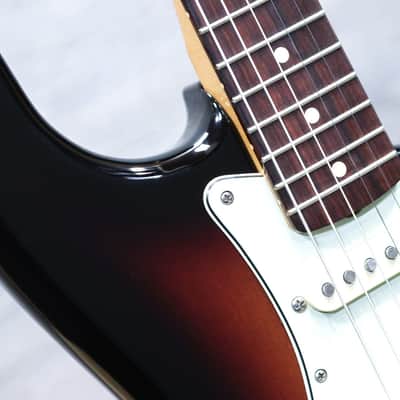 Fender Vintera '60s Stratocaster 3-Color Sunburst Electric Guitar w/Bag image 5