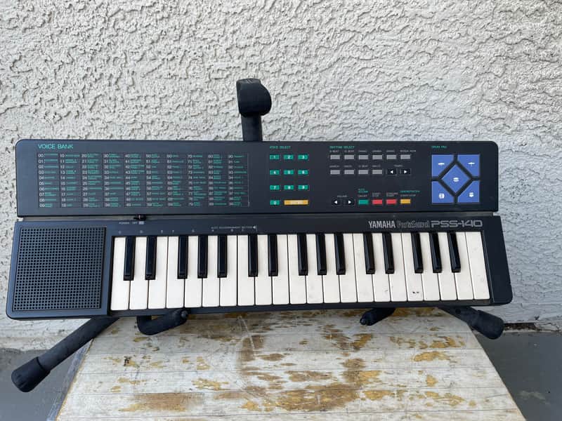 Vintage Yamaha PSS-140 Synthesizer 1988 - Black For Parts Or Repair image 1