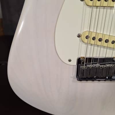 Fender American Ultra Luxe Vintage '50s Stratocaster 2025 - Present - White Blonde 7.4 pounds image 3