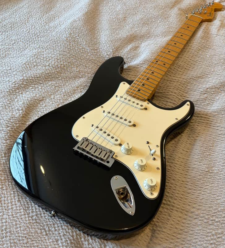 Fender Stratocaster, American Standard 1992, with case image 1