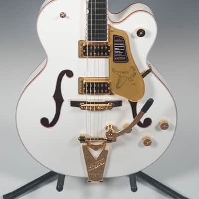 Gretsch Professional Collection Falcon Hollow Body with String-Thru Bigsby and Gold Hardware, Ebony Fingerboard, White w/ HSC image 2