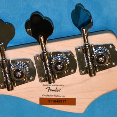 Squier  Vintage Modified Jaguar Bass  Black image 8