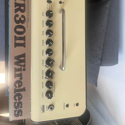 Yamaha THR30II-WL 30-Watt 2x3.5" Wireless Stereo Digital Modeling Guitar Combo 2022 - Present - White image 3