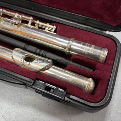 Yamaha YFL-221SII Silver transverse flute in C image 2