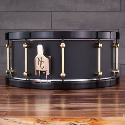 NOBLE & COOLEY 14 X 6 ALLOY CAST ALUMINIUM SNARE DRUM, BLACK WITH WOOD HOOPS image 8