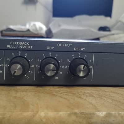 Maxon DM500 digital delay with modulation image 2