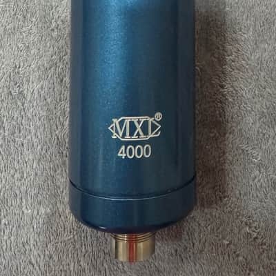MXL 4000 Large Diaphragm Condenser Microphone – Blue – w/ Wooden Case image 3