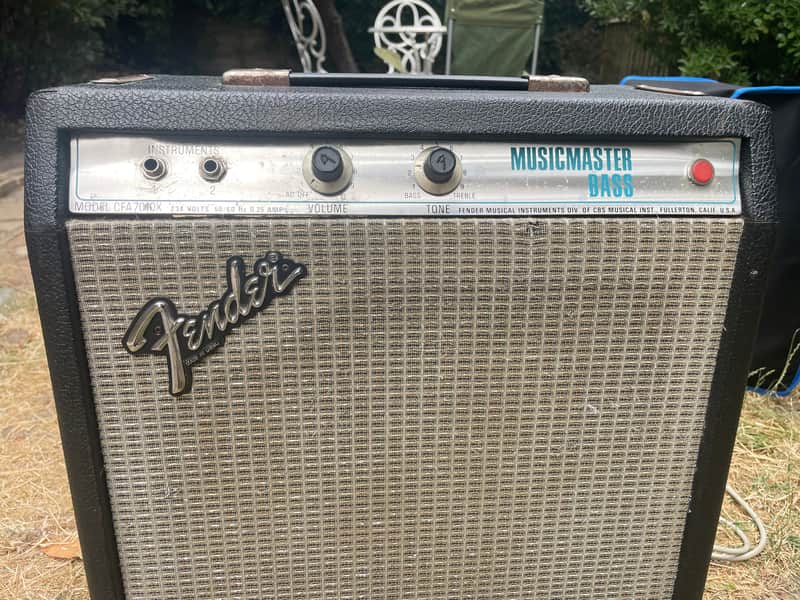 Fender Musicmaster Bass 2-Channel 12-Watt 1x12" Bass Combo 1970 - 1980 - Silverface image 1