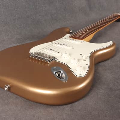 Fender Vintera 70s Stratocaster Hardtail - Firemist Gold - 2nd Hand image 12