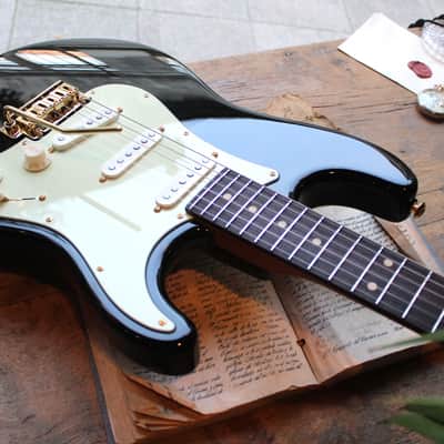 SUHR "Classic S SSS Gold Hardware, BKG" GIGBAG image 3