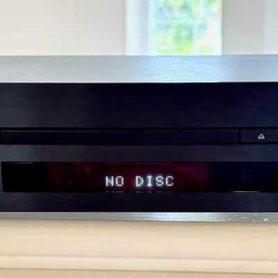 Yamaha CD-S303 Professional Quality Audiophile CD Player - Near Mint image 1