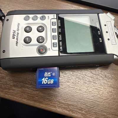 Zoom H4N Handy Recorder - includes AC adapter, wired remote, 16GB SD card, and Pelican 1060 Case image 9