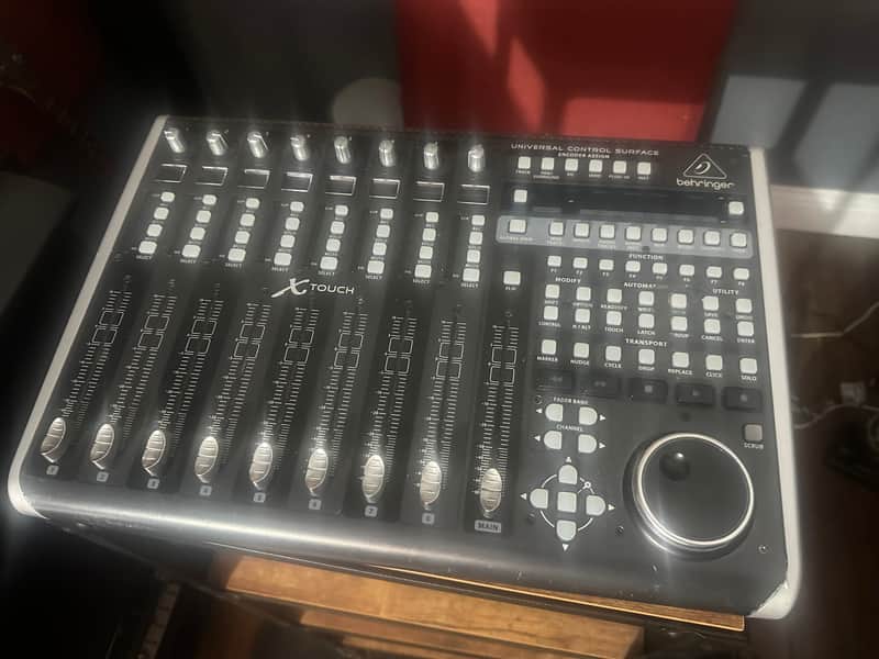 Behringer X-TOUCH Universal DAW Control Surface 2015 - Present - Standard