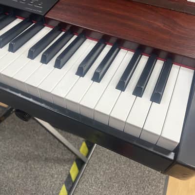 USED Yamaha P120 digital piano - weighted keys, touch responsive image 8