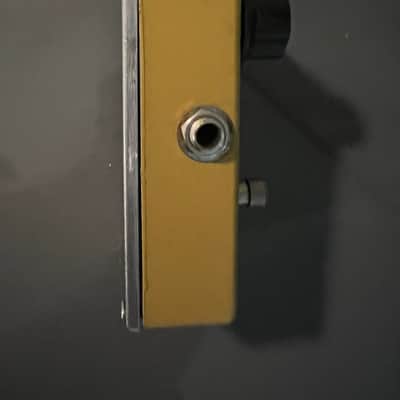 MXR MX-104 Block Distortion + Early 80's - Yellow image 2