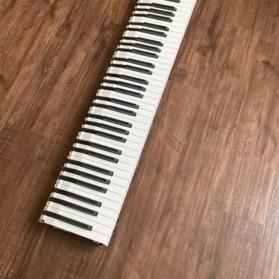 Korg Triton Extreme-studio-Le-Tr-88 key image 3