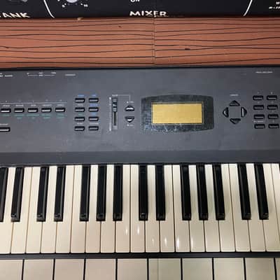 Korg X2 with manual image 3