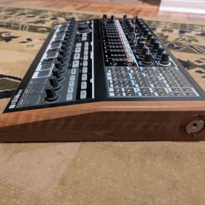 Arturia MiniBrute 2S Desktop Synthesizer 2018 - Present - Black image 3