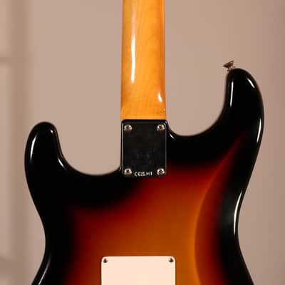 Fender DE Vintera Road Worn '60s Stratocaster Limited Edition - Rosewood Fingerboard, 3-Color Sunburst image 11
