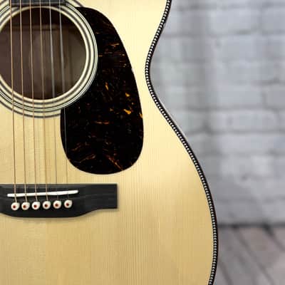 Martin Custom Shop 00 14-Fret Birdseye Maple - 2025 image 3