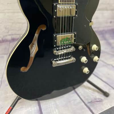 Hofner Verythin Semi Hollow Guitar | Black image 2