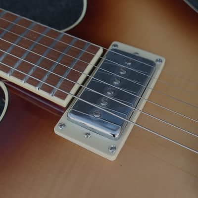 Hofner HCT-VTH-SP-SB Verythin CT SPECIAL Semi hollow Flame Maple Top New like 335 has 2 Humbuckers one a P90 image 15