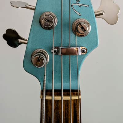 Fender Roscoe Beck Artist Series Signature Bass V 2004 - Teal Green Metallic image 6