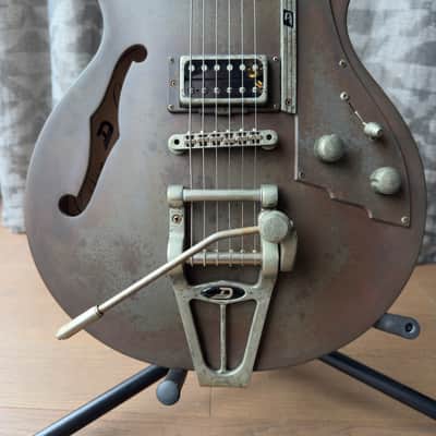 STARPLAYER TV Rusty Steel Custom Shop  w/ case image 4