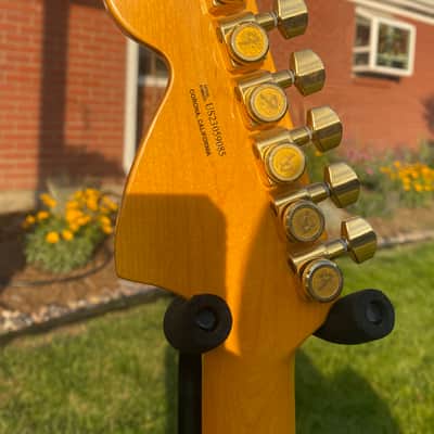 Fender Bruno Mars Signature Stratocaster 2023 - Mars Mocha image 9