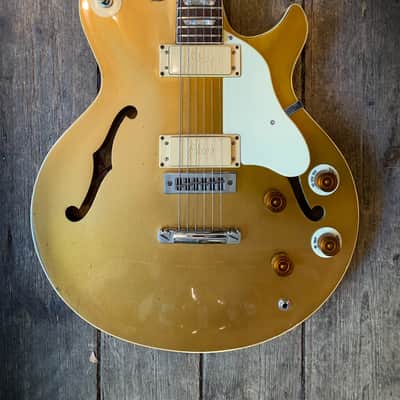 1970's Gibson Les Paul Signature model in Goldtop finish & Hard shell case image 1