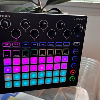 Novation Circuit Groovebox 2015 - 2021 Black image 1